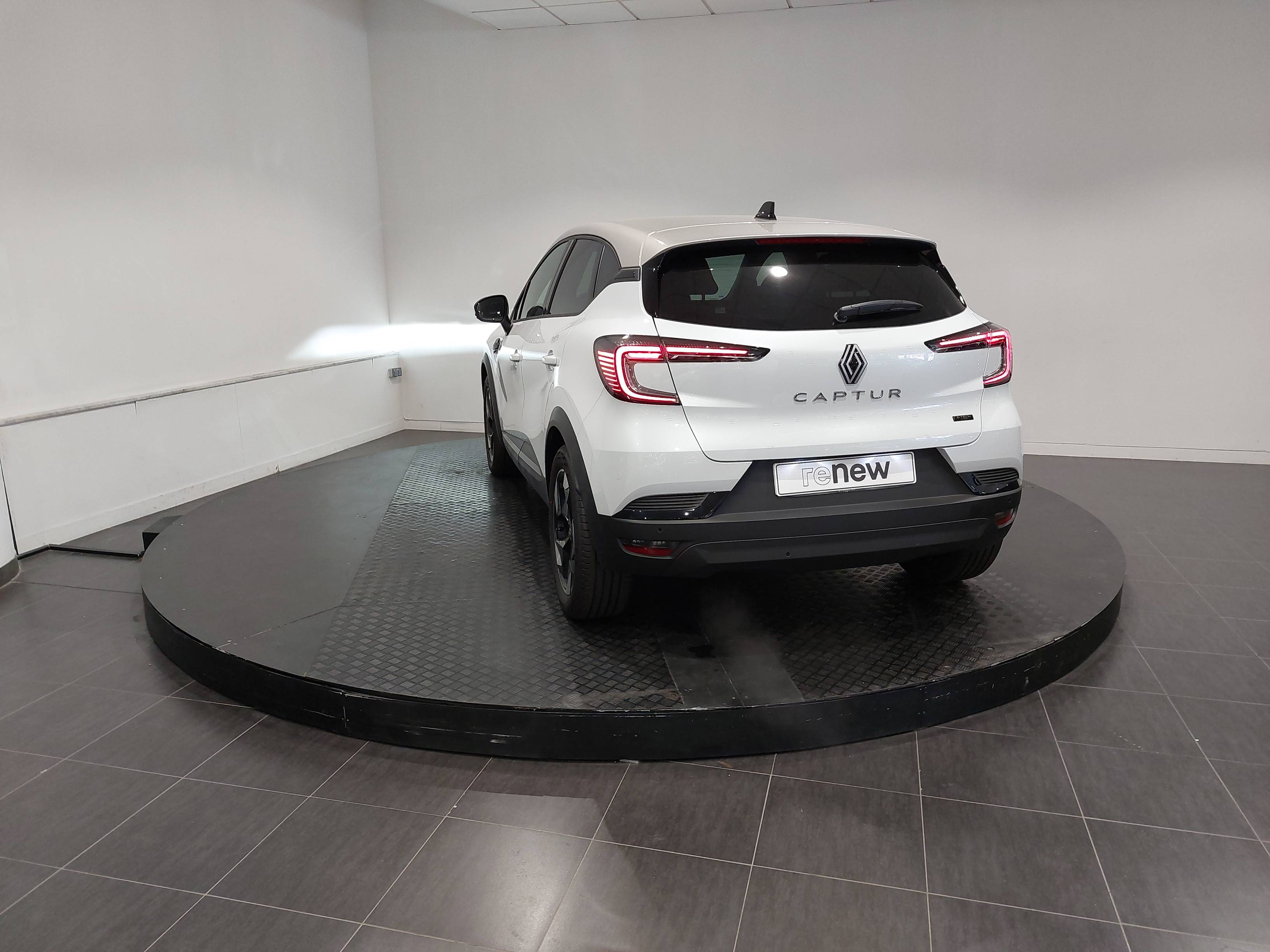 Captur E-Tech Full Hybrid Techno 117kW