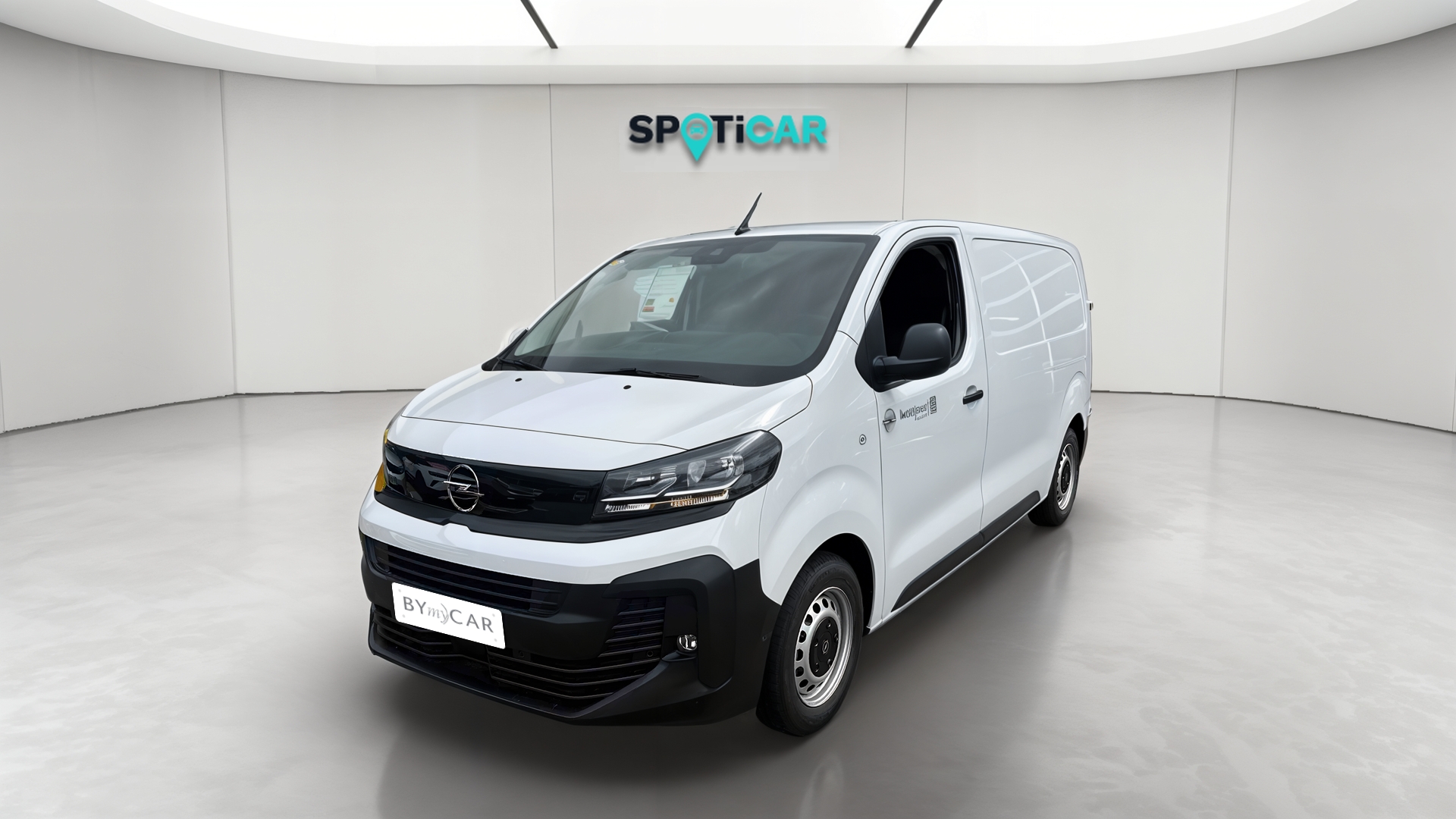 VIVARO FGN TAILLE M BLUEHDI 145 S&S BVM6