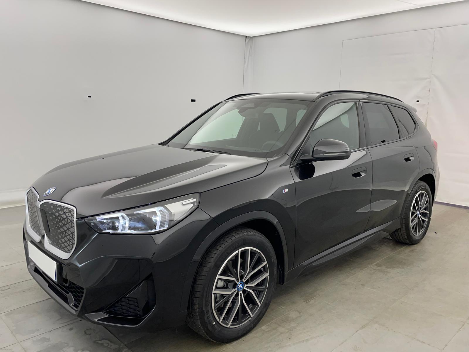 iX1 eDrive20 204ch BVA