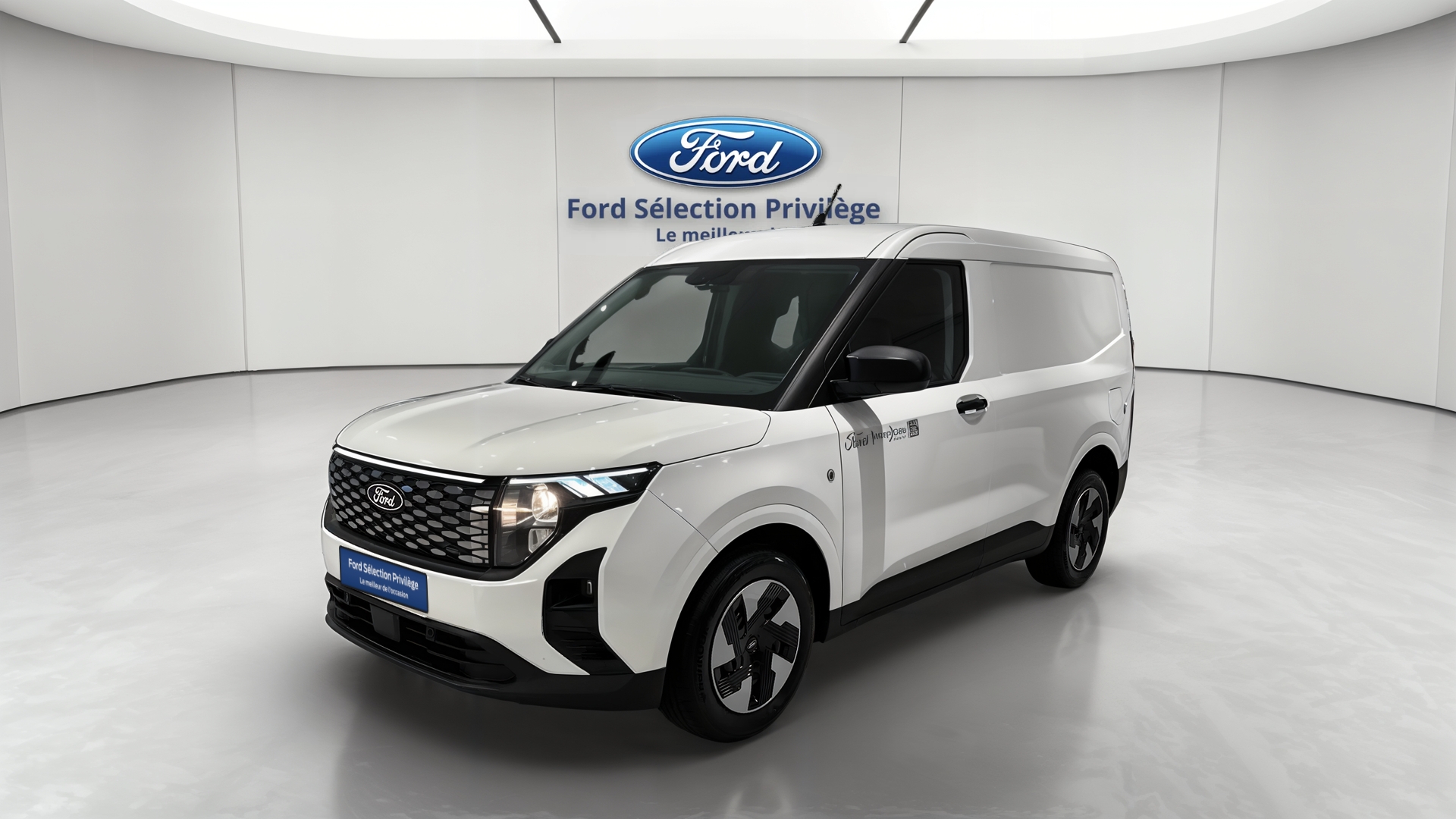 E-TRANSIT COURIER 136 CH BATTERIE 54 KWH