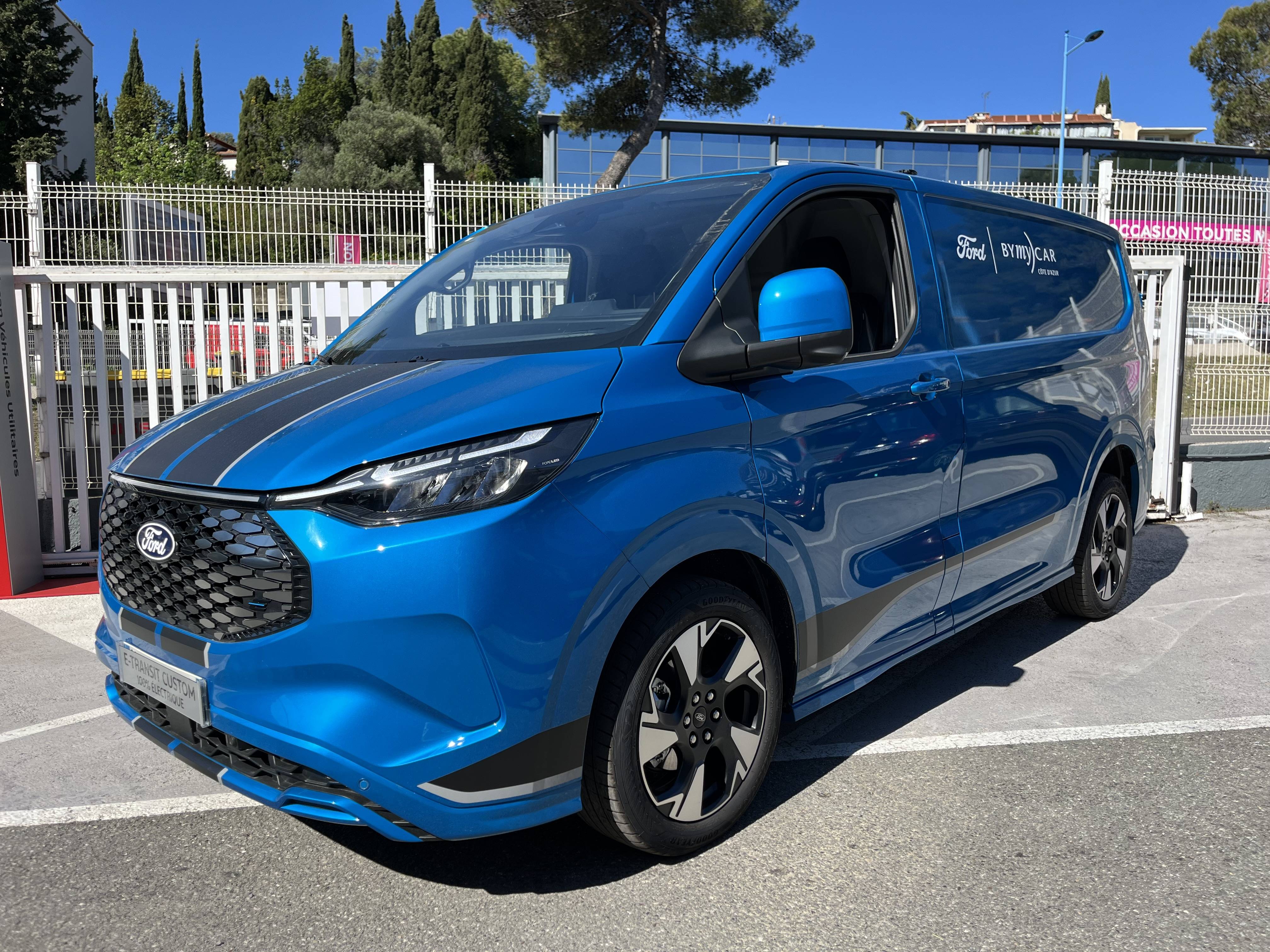 E-TRANSIT CUSTOM FGN 320 L1H1 218 CH BATTERIE 64 KWH