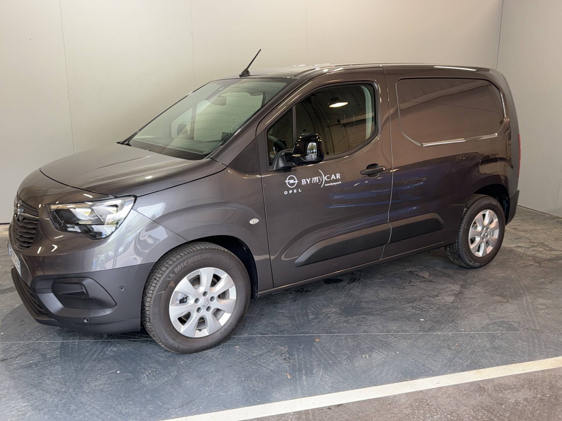 COMBO-E CARGO M 800 KG ELECTRIQUE 100 KW BATTERIE 50 KWH