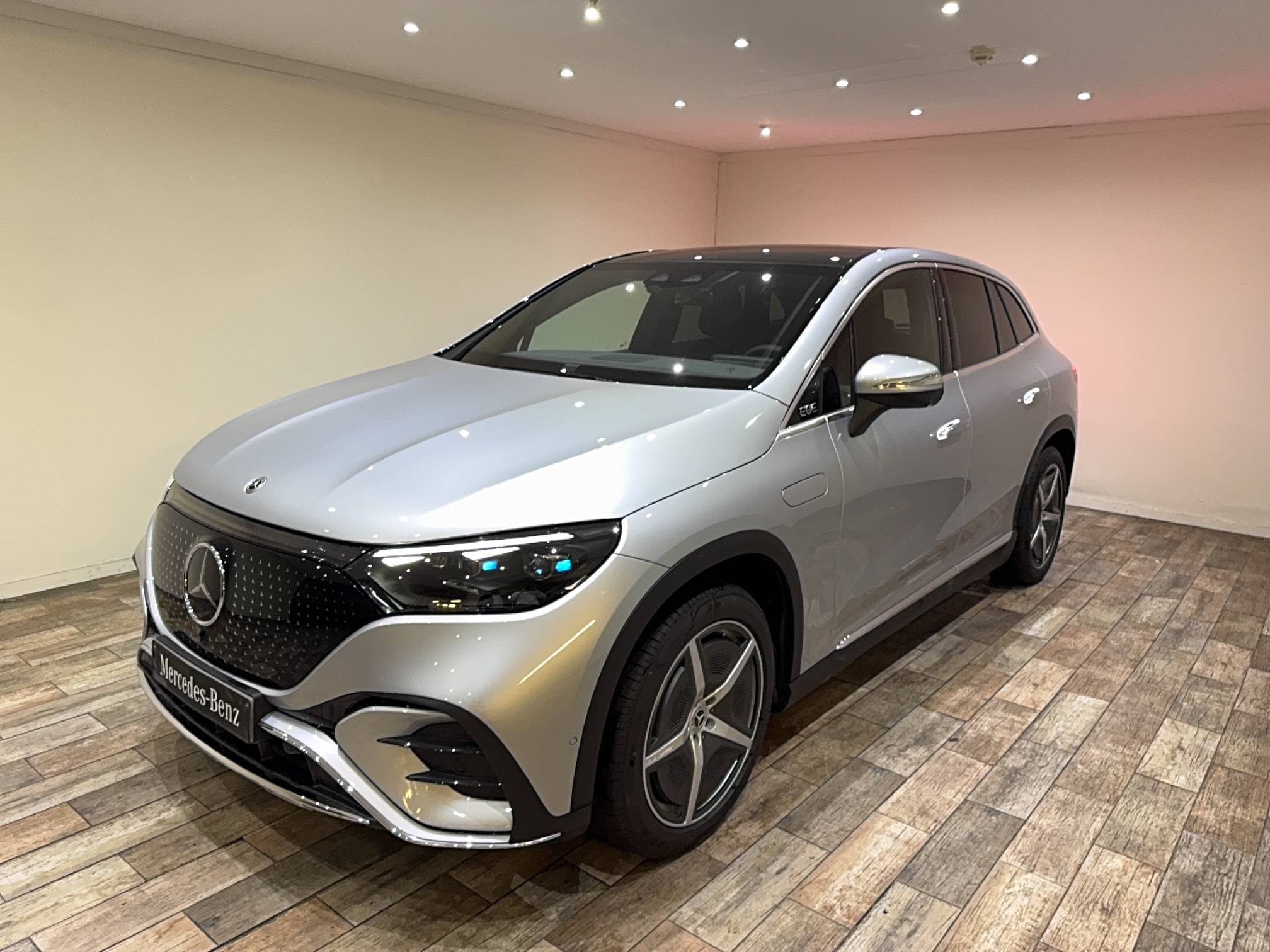 EQE SUV 350+