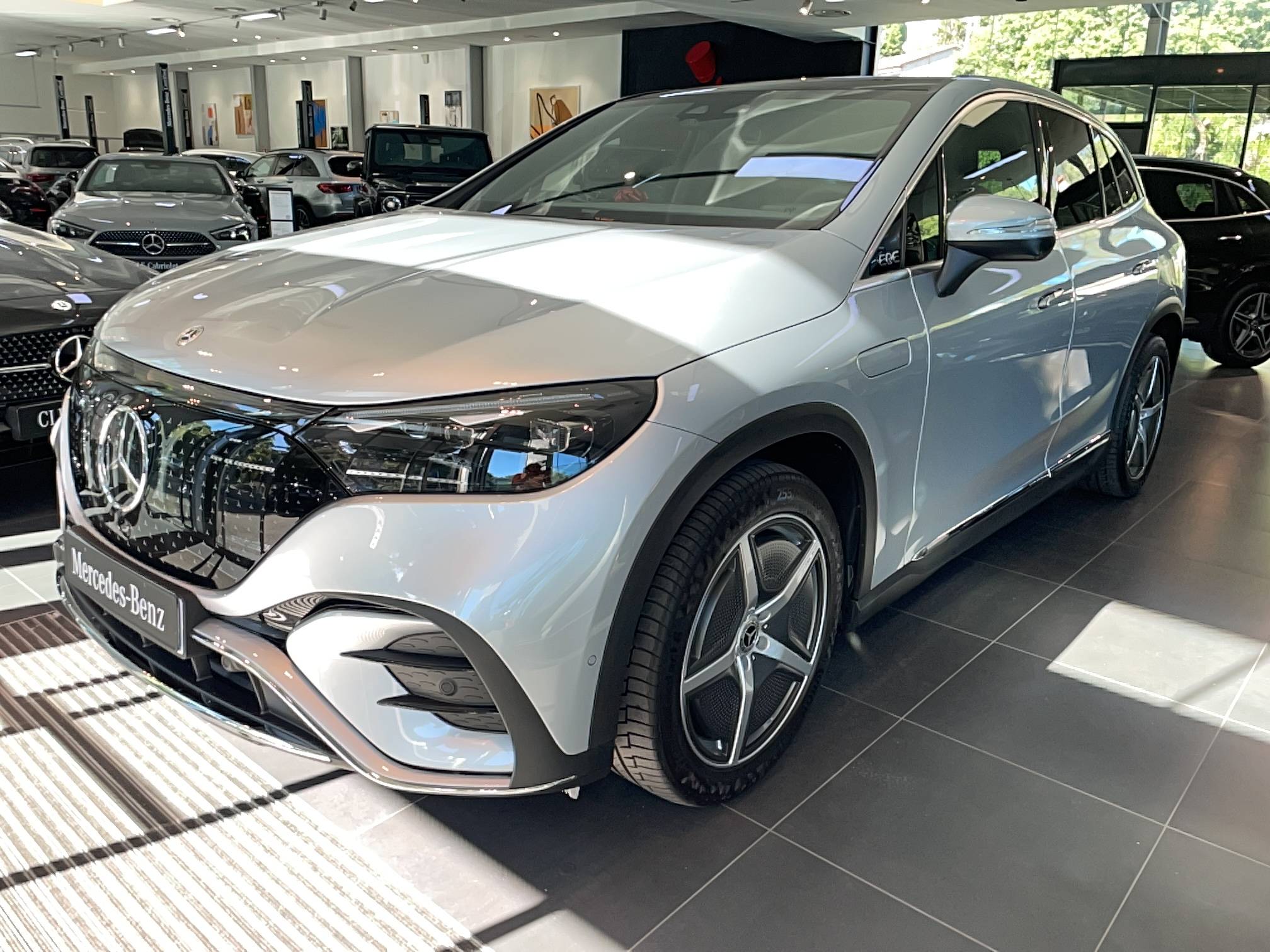 EQE SUV 350+