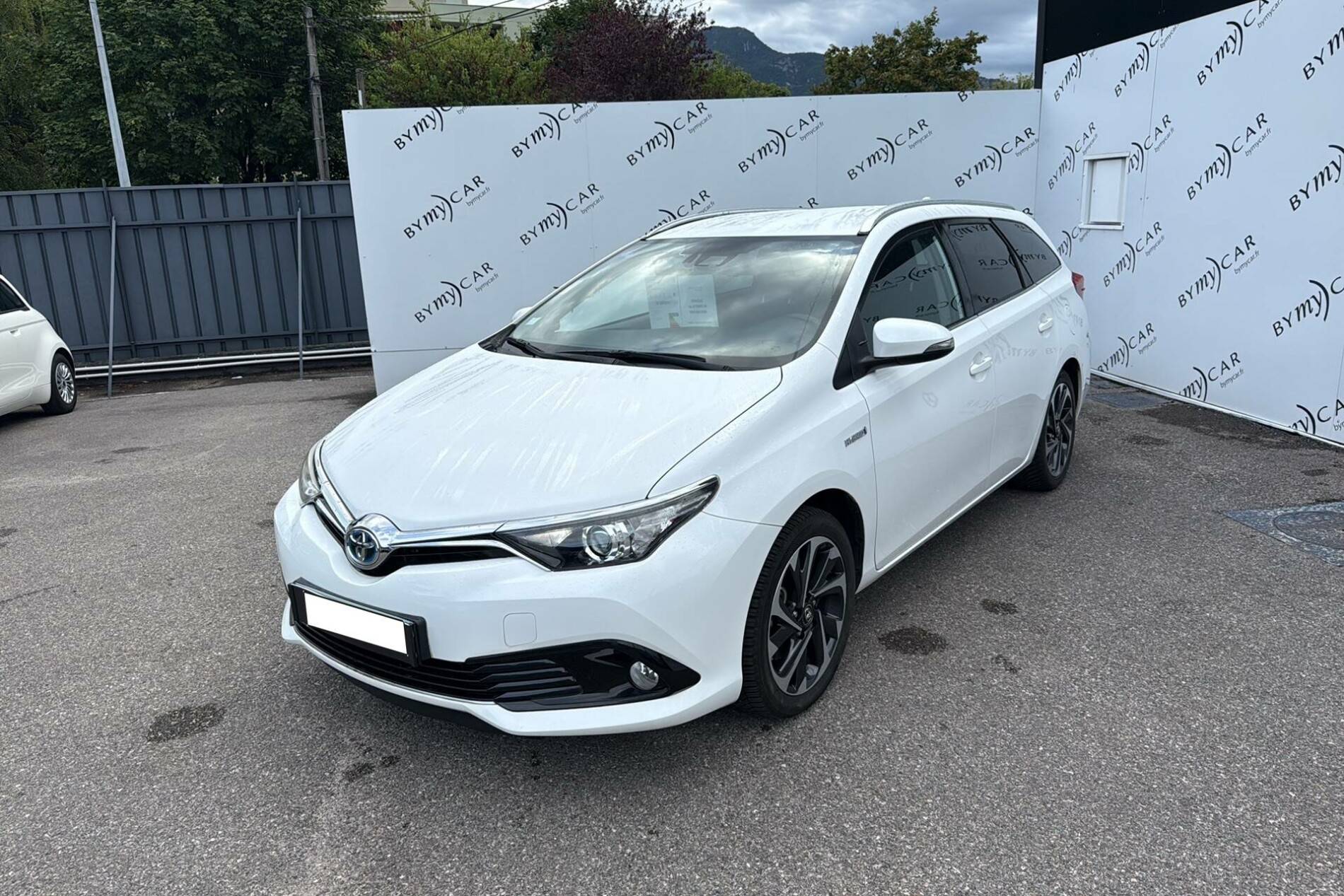 Auris Touring Sports Hybride 136h