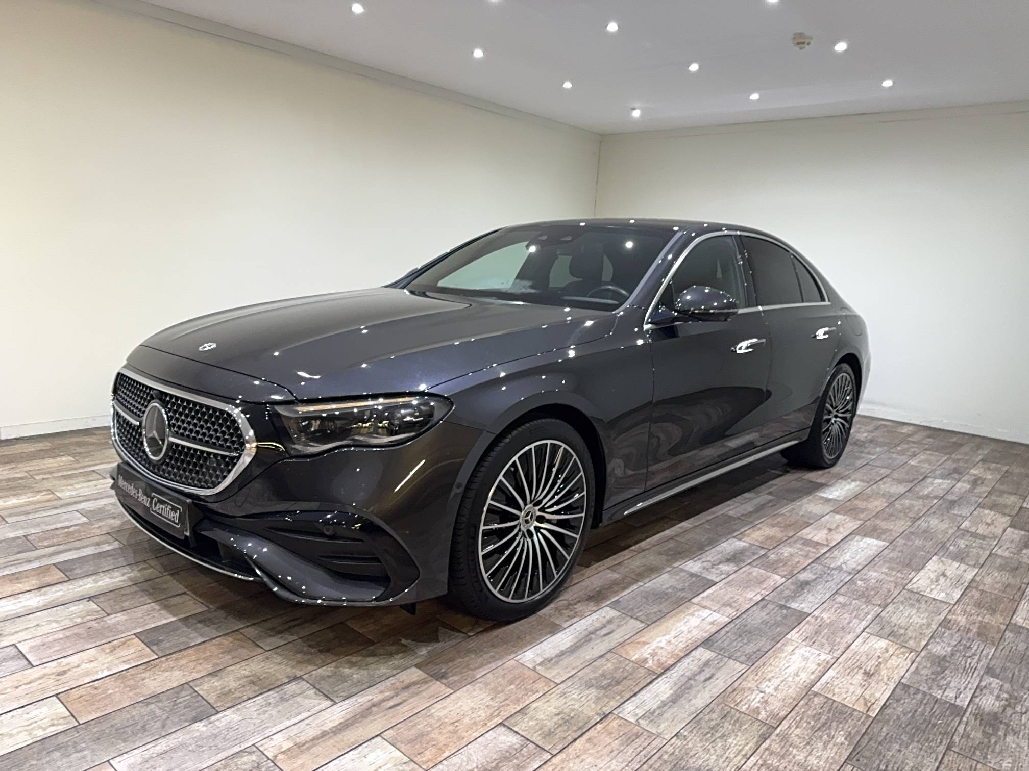 Classe E 300 e Hybrid EQ 9G-Tronic