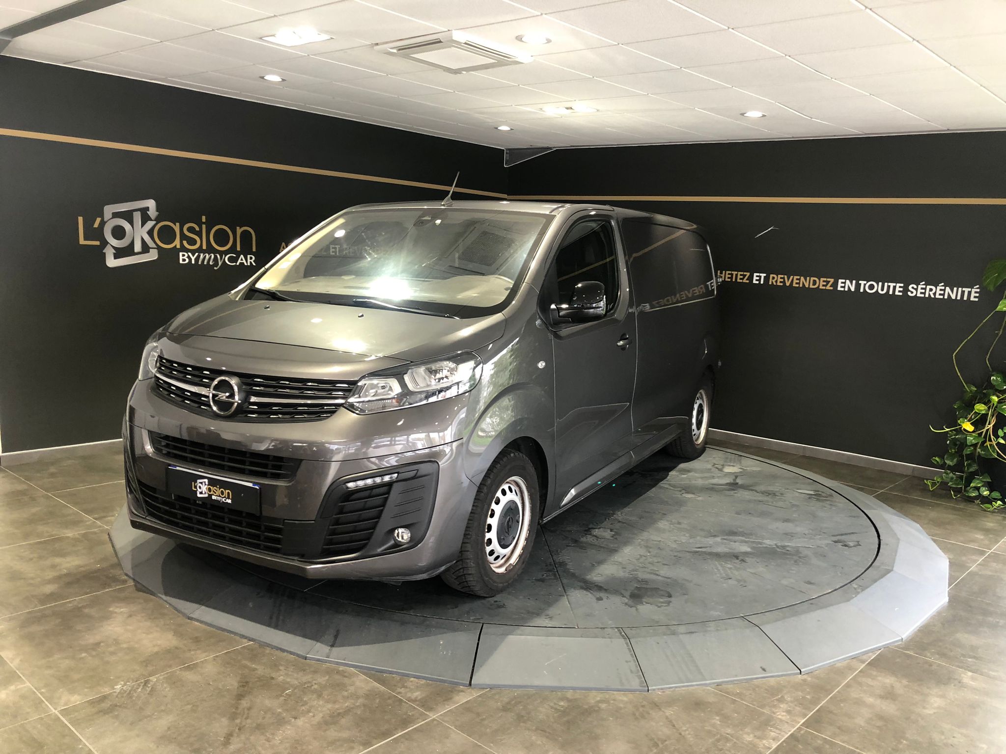 VIVARO FGN L2 1.5 DIESEL 120 CH