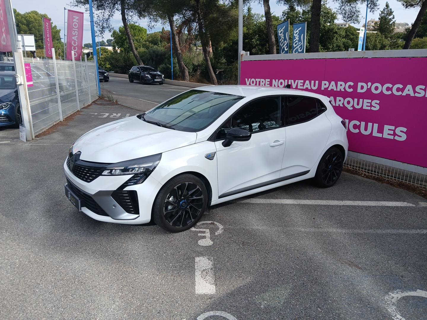 Clio E-Tech full hybrid 145