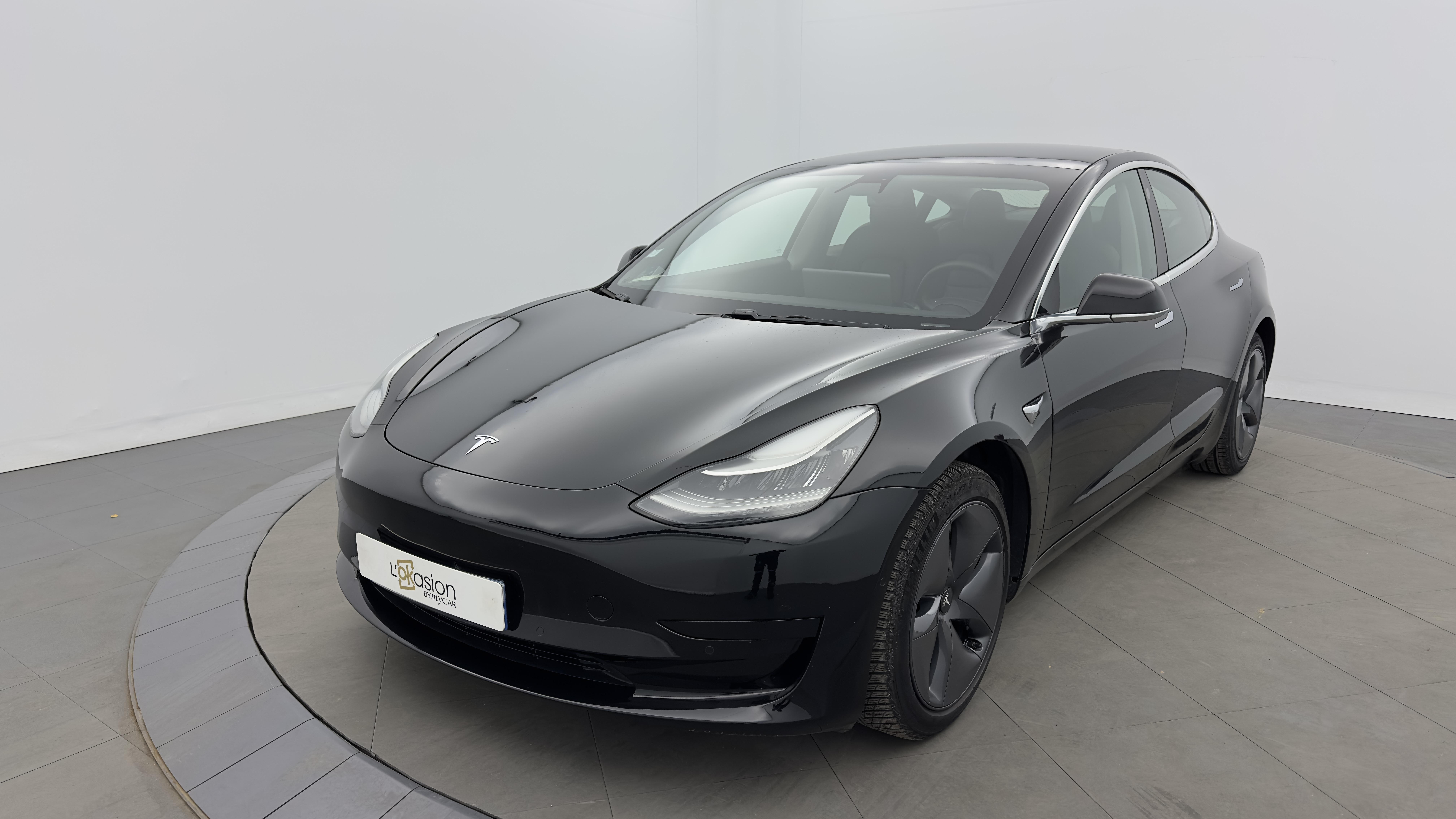 MODEL 3 Standard Range Plus RWD