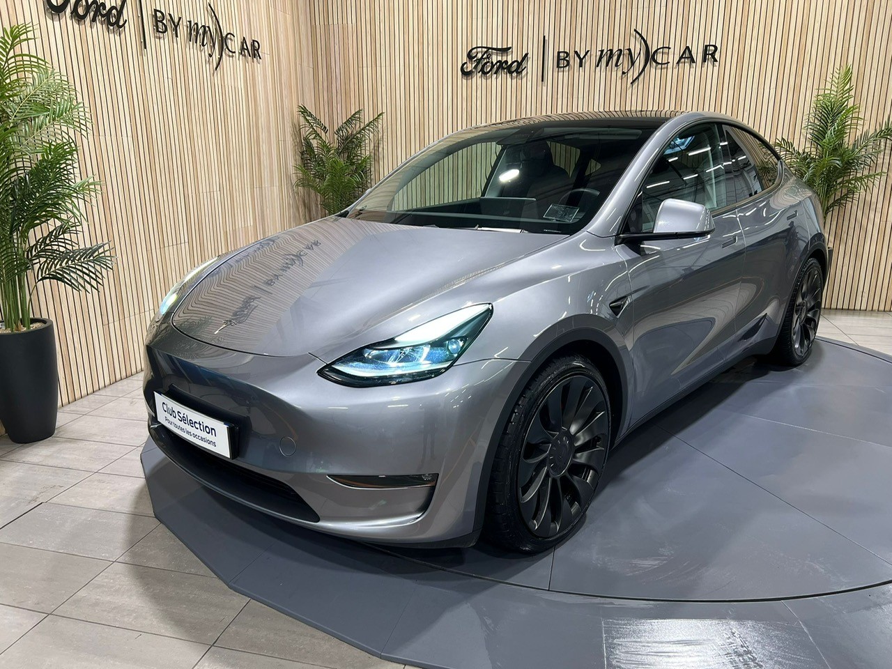 MODEL Y Performance Dual Motor AWD