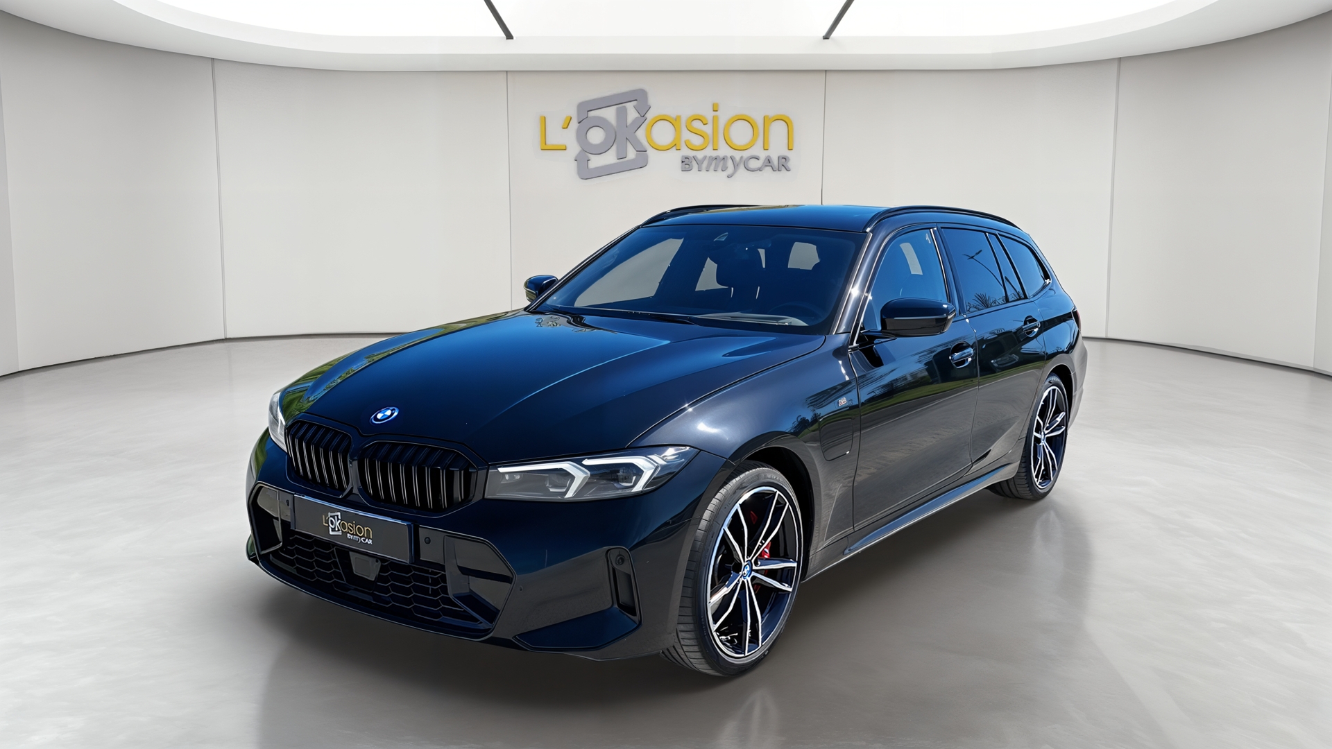 Touring 330e xDrive 292 ch BVA8