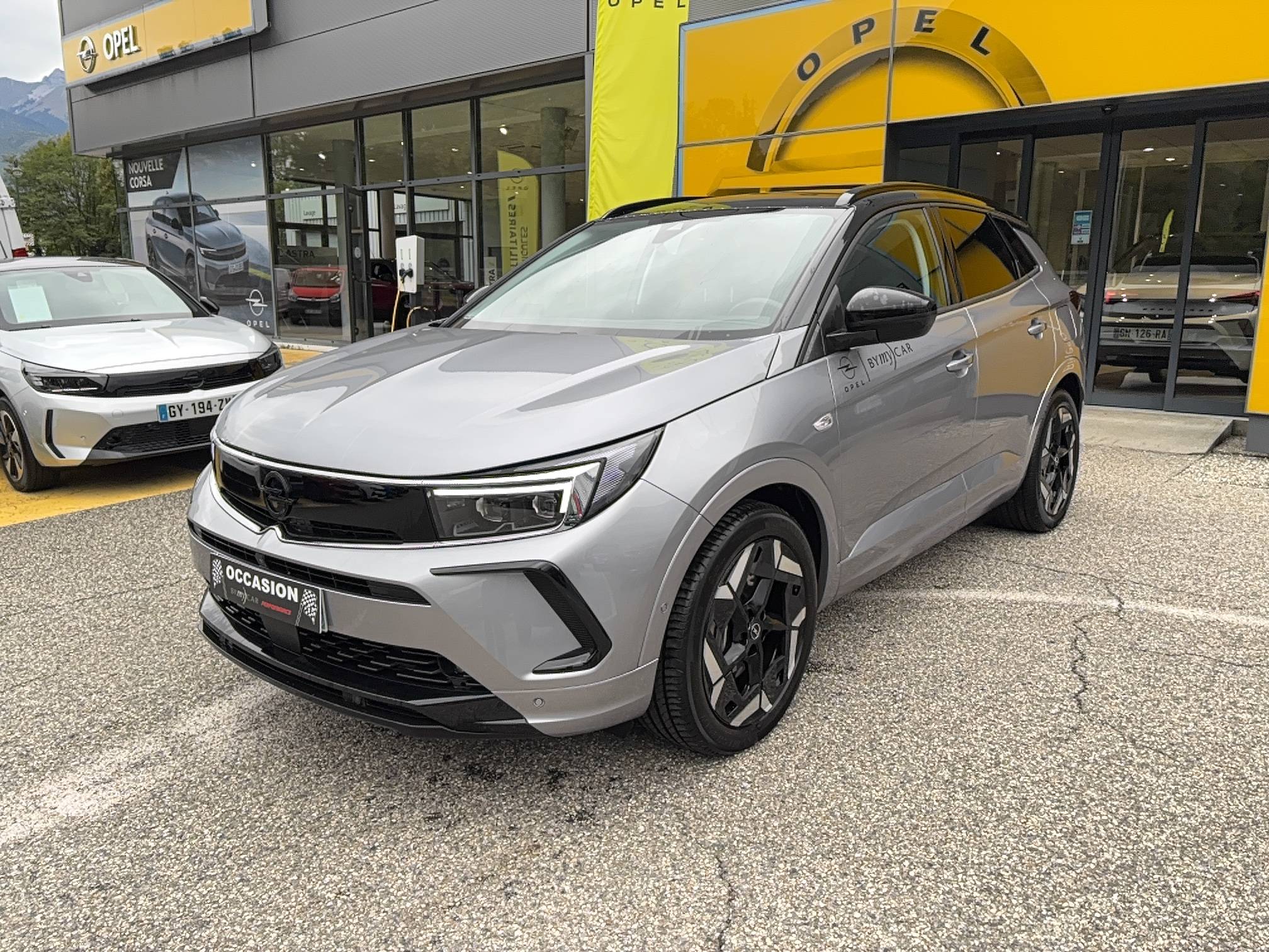 Grandland Hybrid 300 ch AWD BVA8