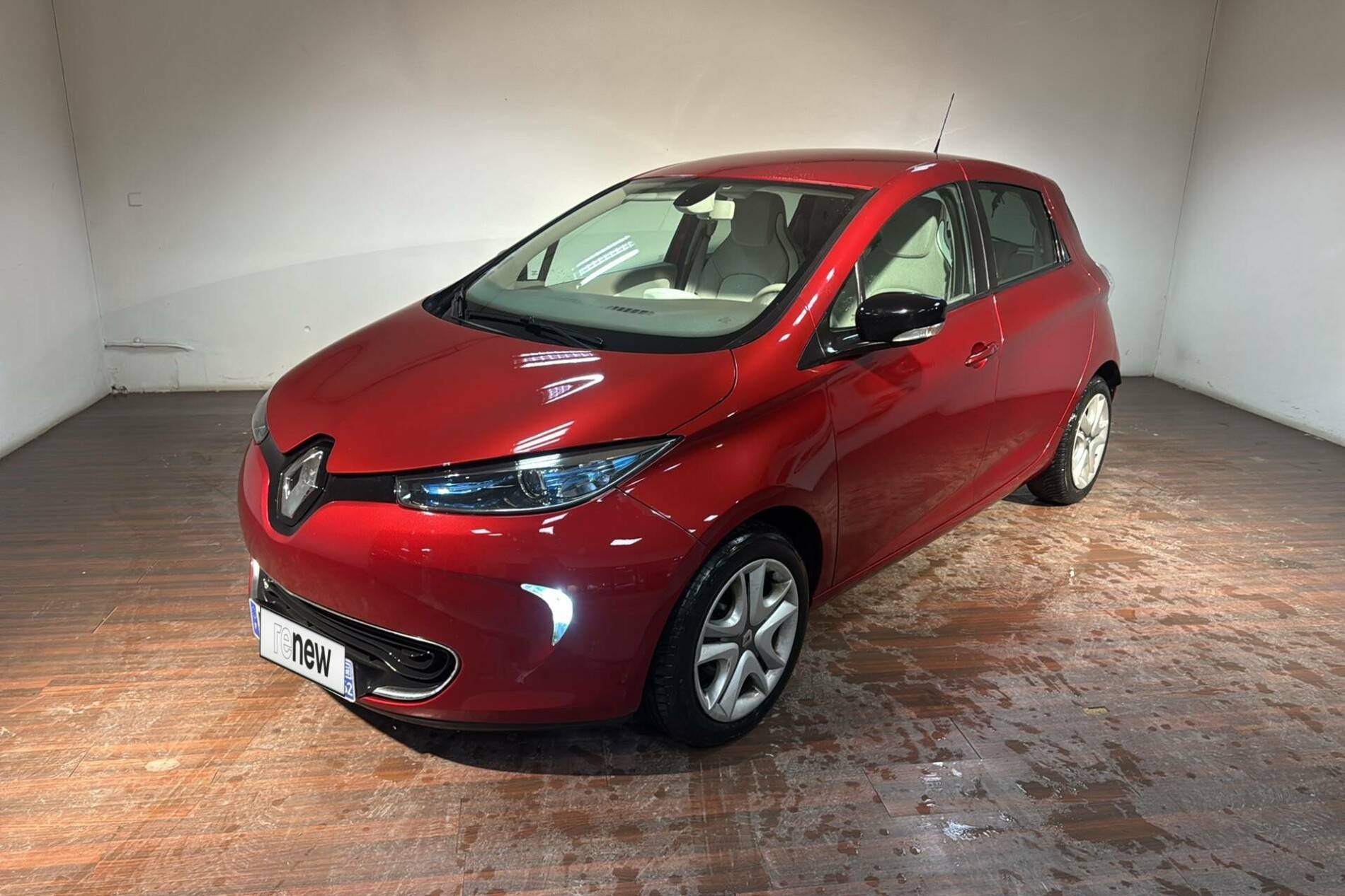 Zoe R90