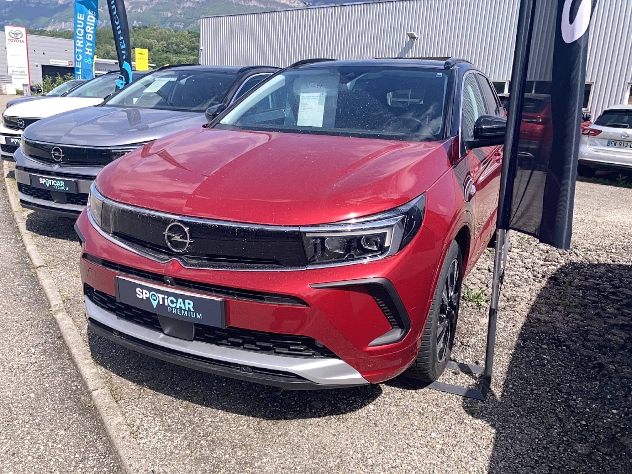 Grandland Hybrid 225 ch BVA8