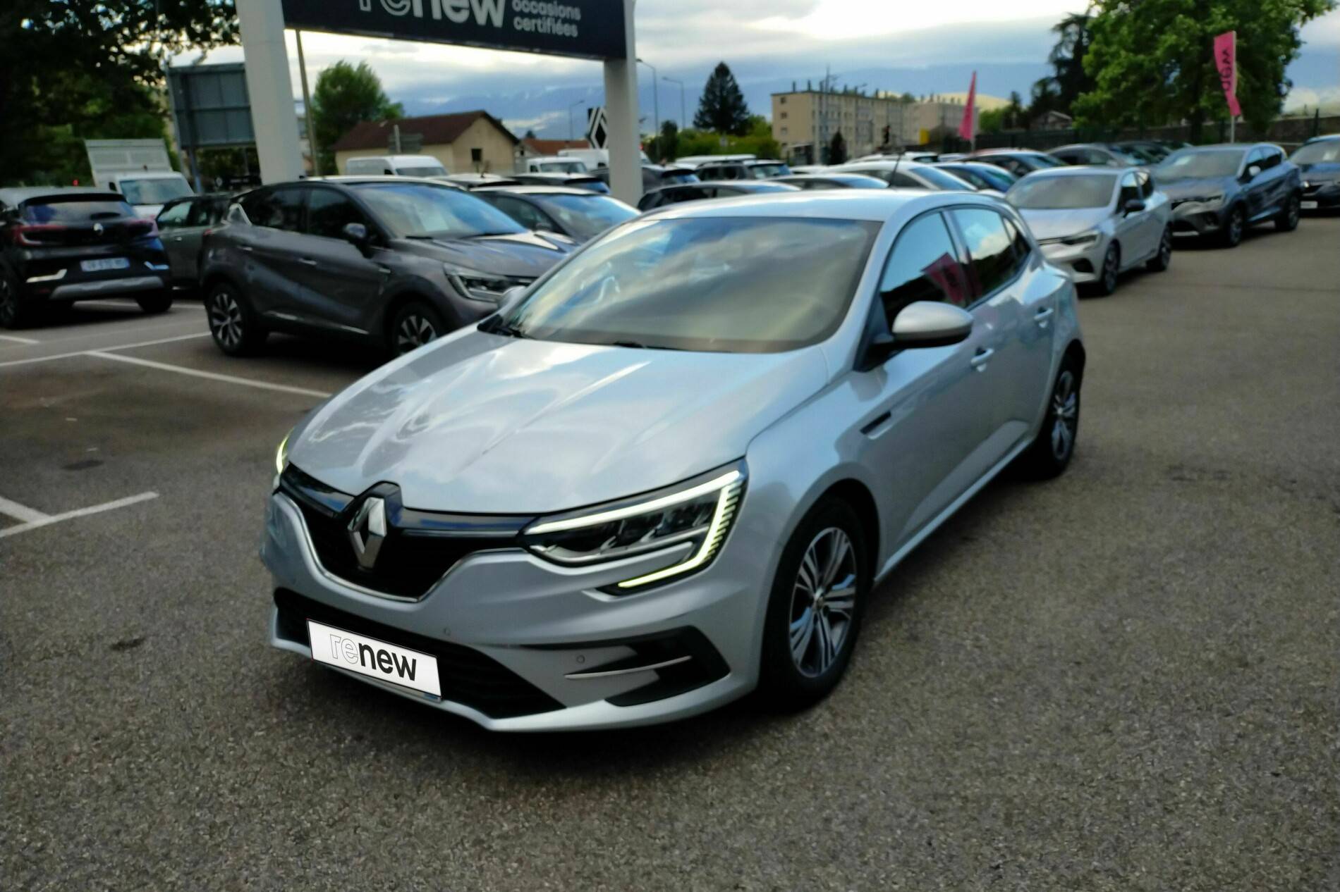Megane IV Berline Blue dCi 115 EDC