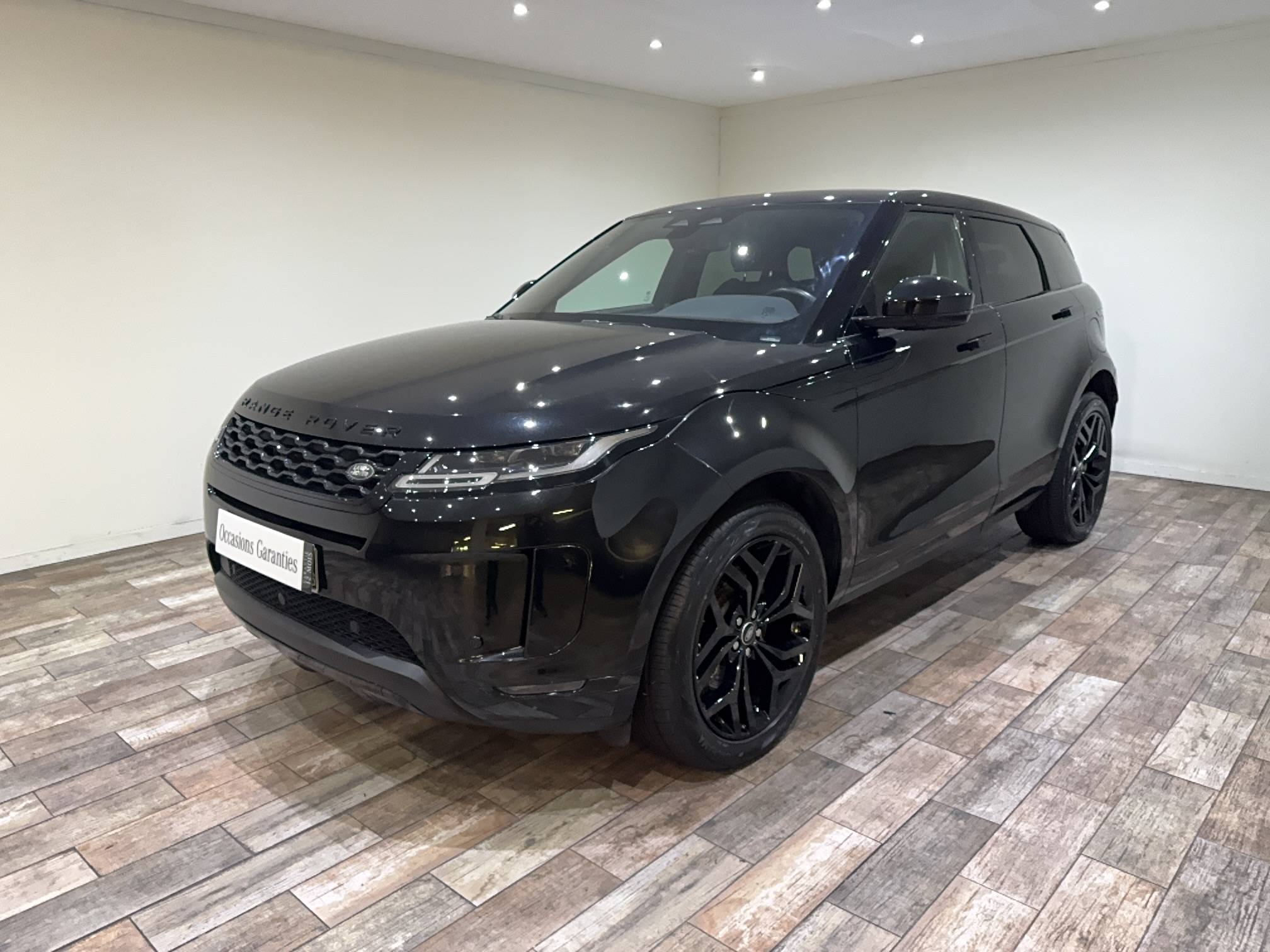 Range Rover Evoque Mark III P300e PHEV AWD BVA8