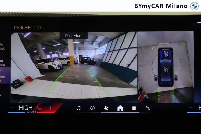 BMW Serie 5 520d 48V xdrive MSport auto https://cdn.bymycar.eu/it-bo/assets/images/vehicles/vd/5675/BMW-SERIE-5-G60-BERLINA-jpg-14.jpg