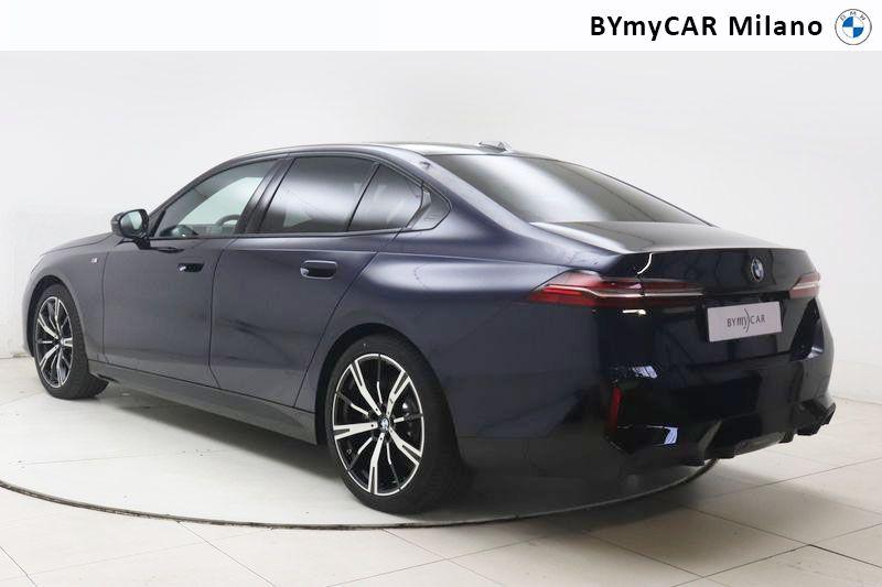 BMW Serie 5 520d 48V xdrive MSport auto https://cdn.bymycar.eu/it-bo/assets/images/vehicles/vd/5675/BMW-SERIE-5-G60-BERLINA-jpg-15.jpg