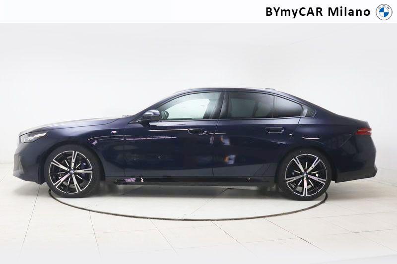 BMW Serie 5 520d 48V xdrive MSport auto https://cdn.bymycar.eu/it-bo/assets/images/vehicles/vd/5675/BMW-SERIE-5-G60-BERLINA-jpg-2.jpg