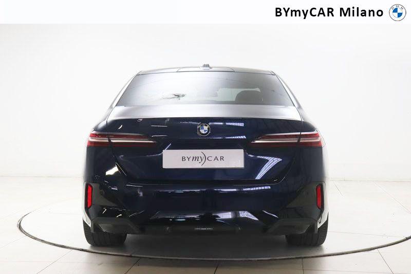 BMW Serie 5 520d 48V xdrive MSport auto https://cdn.bymycar.eu/it-bo/assets/images/vehicles/vd/5675/BMW-SERIE-5-G60-BERLINA-jpg-3.jpg