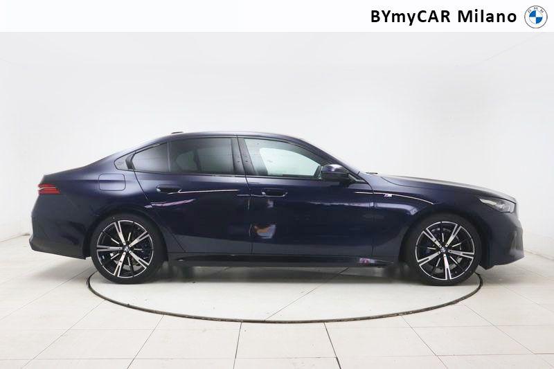 BMW Serie 5 520d 48V xdrive MSport auto https://cdn.bymycar.eu/it-bo/assets/images/vehicles/vd/5675/BMW-SERIE-5-G60-BERLINA-jpg-6.jpg