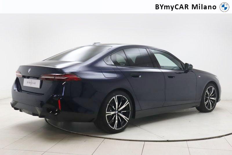 BMW Serie 5 520d 48V xdrive MSport auto https://cdn.bymycar.eu/it-bo/assets/images/vehicles/vd/5675/BMW-SERIE-5-G60-BERLINA-jpg-7.jpg