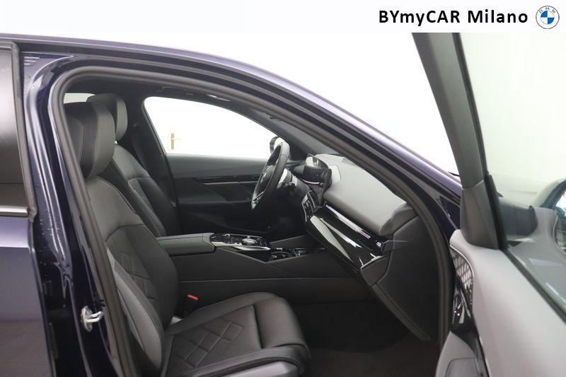 BMW Serie 5 520d 48V xdrive MSport auto https://cdn.bymycar.eu/it-bo/assets/images/vehicles/vd/5675/BMW-SERIE-5-G60-BERLINA-jpg-8.jpg