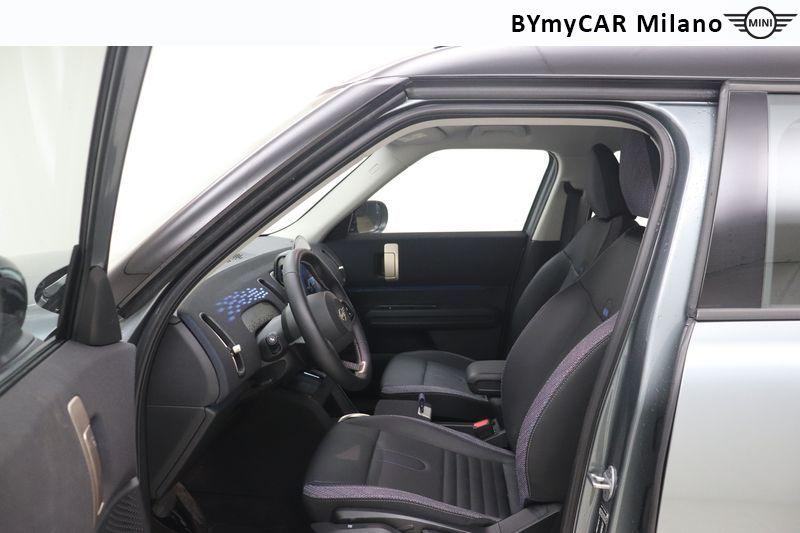 Mini Countryman Mini Countryman 1.5 48V C Classic auto https://cdn.bymycar.eu/it-bo/assets/images/vehicles/vd/5887/MINI-MINI-COUNTRYMAN-U25-jpg-11.jpg