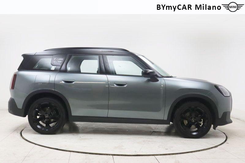 Mini Countryman Mini Countryman 1.5 48V C Classic auto https://cdn.bymycar.eu/it-bo/assets/images/vehicles/vd/5887/MINI-MINI-COUNTRYMAN-U25-jpg-6.jpg