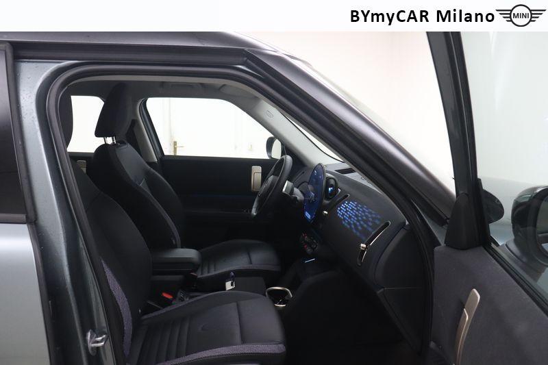 Mini Countryman Mini Countryman 1.5 48V C Classic auto https://cdn.bymycar.eu/it-bo/assets/images/vehicles/vd/5887/MINI-MINI-COUNTRYMAN-U25-jpg-8.jpg