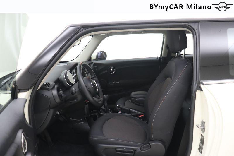 Mini Mini Mini 3p 1.5 One 75cv https://cdn.bymycar.eu/it-bo/assets/images/vehicles/vo/5335/MINI-MINI-IV-F56-2018-3P-jpg-10.jpg