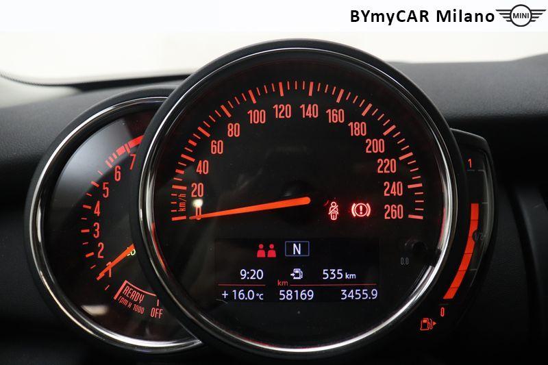 Mini Mini Mini 3p 1.5 One 75cv https://cdn.bymycar.eu/it-bo/assets/images/vehicles/vo/5335/MINI-MINI-IV-F56-2018-3P-jpg-11.jpg