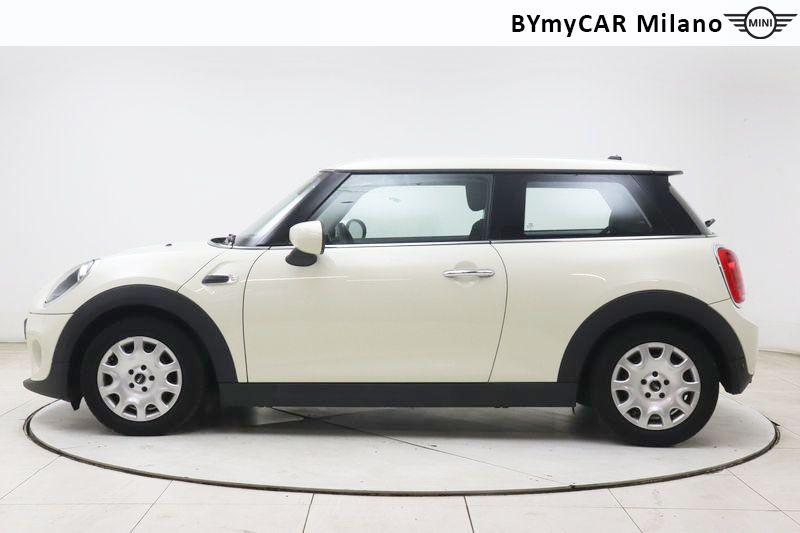 Mini Mini Mini 3p 1.5 One 75cv https://cdn.bymycar.eu/it-bo/assets/images/vehicles/vo/5335/MINI-MINI-IV-F56-2018-3P-jpg-2.jpg