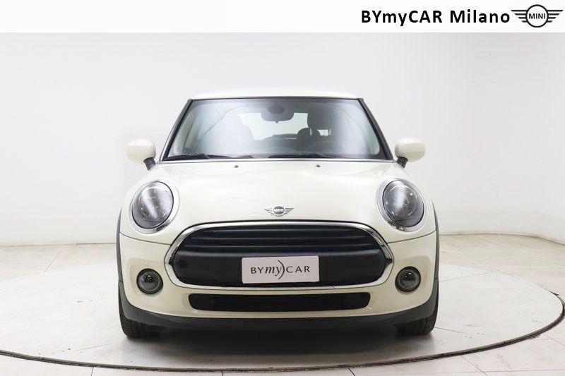 Mini Mini Mini 3p 1.5 One 75cv https://cdn.bymycar.eu/it-bo/assets/images/vehicles/vo/5335/MINI-MINI-IV-F56-2018-3P-jpg-4.jpg