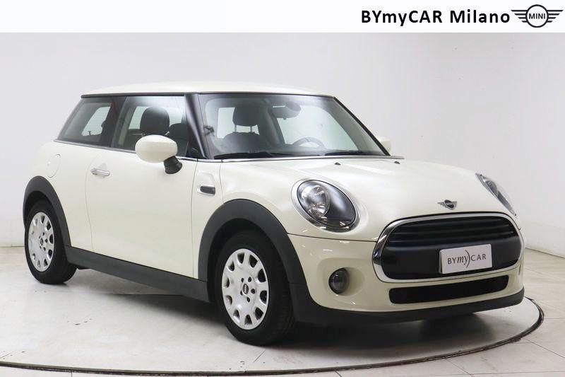 Mini Mini Mini 3p 1.5 One 75cv https://cdn.bymycar.eu/it-bo/assets/images/vehicles/vo/5335/MINI-MINI-IV-F56-2018-3P-jpg-5.jpg