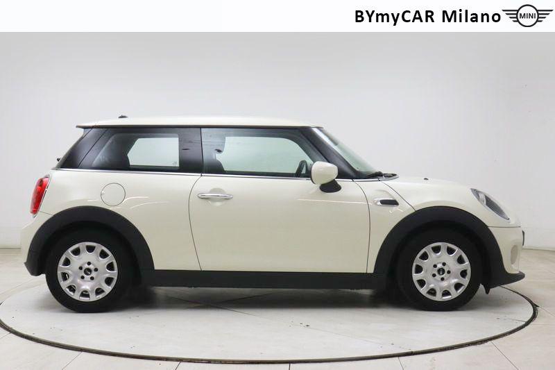 Mini Mini Mini 3p 1.5 One 75cv https://cdn.bymycar.eu/it-bo/assets/images/vehicles/vo/5335/MINI-MINI-IV-F56-2018-3P-jpg-6.jpg