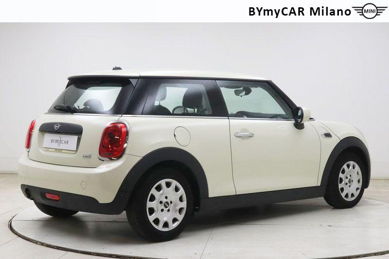 Mini Mini Mini 3p 1.5 One 75cv https://cdn.bymycar.eu/it-bo/assets/images/vehicles/vo/5335/MINI-MINI-IV-F56-2018-3P-jpg-7.jpg