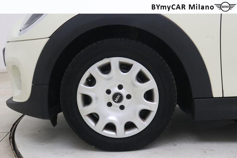 Mini Mini Mini 3p 1.5 One 75cv https://cdn.bymycar.eu/it-bo/assets/images/vehicles/vo/5335/MINI-MINI-IV-F56-2018-3P-jpg-9.jpg