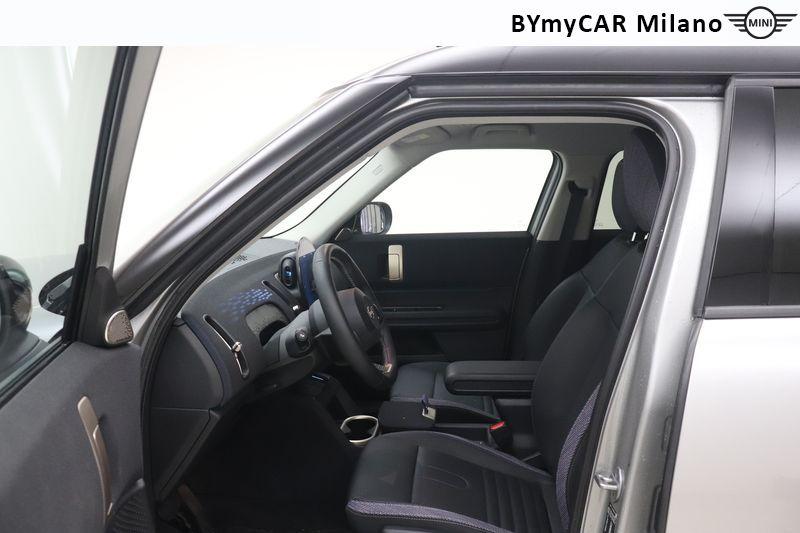 Mini Countryman Mini Countryman 1.5 48V C Classic auto https://cdn.bymycar.eu/it-bo/assets/images/vehicles/vo/5365/MINI-MINI-COUNTRYMAN-U25-jpg-10.jpg