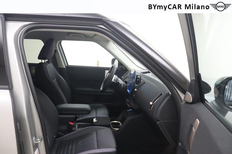 Mini Countryman Mini Countryman 1.5 48V C Classic auto https://cdn.bymycar.eu/it-bo/assets/images/vehicles/vo/5365/MINI-MINI-COUNTRYMAN-U25-jpg-8.jpg