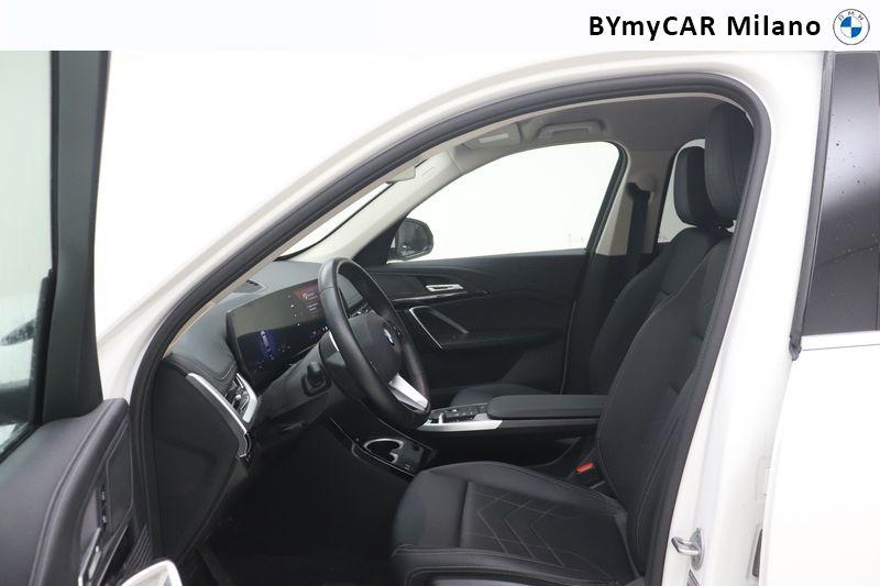 BMW X1 iX1 edrive 20 X-Line https://cdn.bymycar.eu/it-bo/assets/images/vehicles/vo/5424/BMW-X1-U11-jpg-10.jpg