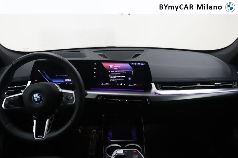 BMW X1 iX1 edrive 20 MSport Pro https://cdn.bymycar.eu/it-bo/assets/images/vehicles/vo/5426/BMW-X1-U11-jpg-14.jpg