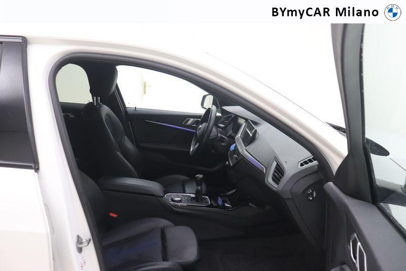 BMW Serie 1 118i Msport 136cv https://cdn.bymycar.eu/it-bo/assets/images/vehicles/vo/5562/BMW-SERIE-1-F40-jpg-8.jpg