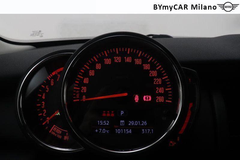 Mini Mini Mini 5p 1.5 One 102cv auto https://cdn.bymycar.eu/it-bo/assets/images/vehicles/vo/5595/MINI-MINI-IV-F55-2018-5P-jpg-11.jpg