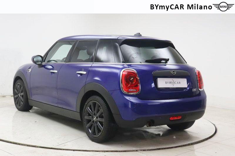 Mini Mini Mini 5p 1.5 One 102cv auto https://cdn.bymycar.eu/it-bo/assets/images/vehicles/vo/5595/MINI-MINI-IV-F55-2018-5P-jpg-14.jpg
