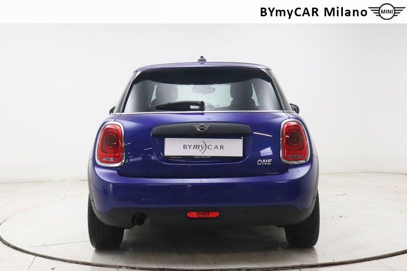 Mini Mini Mini 5p 1.5 One 102cv auto https://cdn.bymycar.eu/it-bo/assets/images/vehicles/vo/5595/MINI-MINI-IV-F55-2018-5P-jpg-3.jpg
