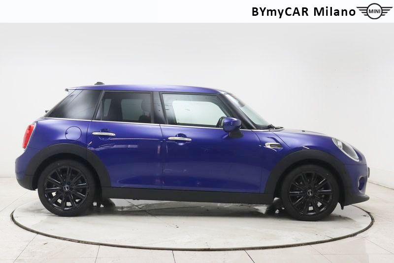 Mini Mini Mini 5p 1.5 One 102cv auto https://cdn.bymycar.eu/it-bo/assets/images/vehicles/vo/5595/MINI-MINI-IV-F55-2018-5P-jpg-6.jpg