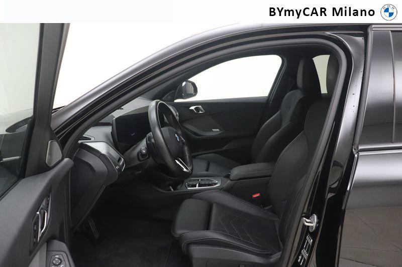 BMW Serie 1 120d 48V MSport Pro auto https://cdn.bymycar.eu/it-bo/assets/images/vehicles/vo/5774/BMW-SERIE-1-F70-jpg-11.jpg