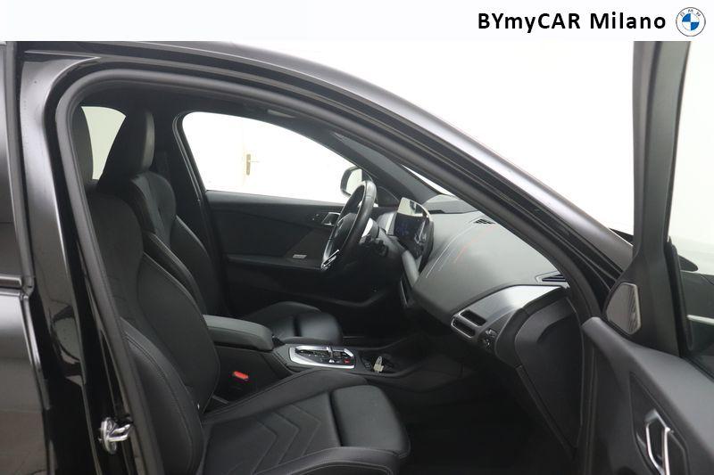 BMW Serie 1 120d 48V MSport Pro auto https://cdn.bymycar.eu/it-bo/assets/images/vehicles/vo/5774/BMW-SERIE-1-F70-jpg-8.jpg