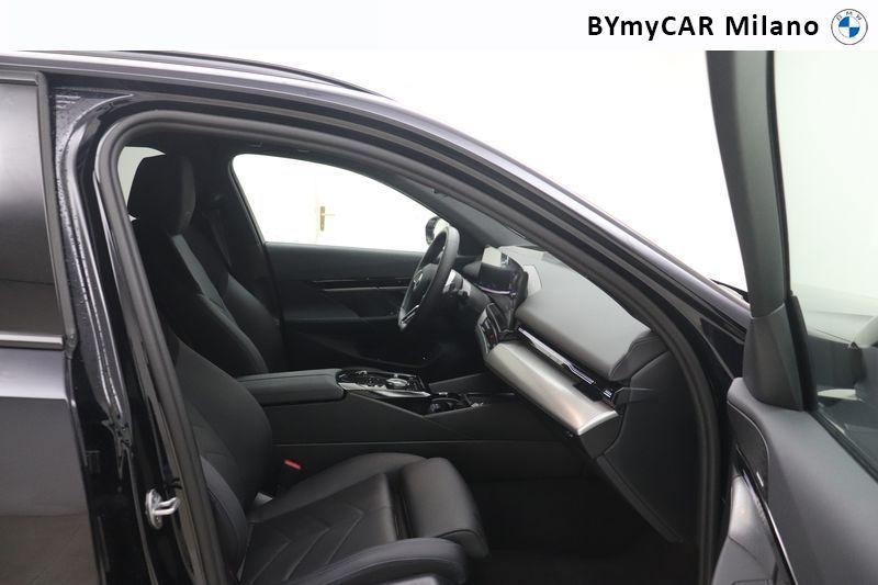 BMW Serie 5 520d Touring 48V xdrive MSport auto https://cdn.bymycar.eu/it-bo/assets/images/vehicles/vo/5865/BMW-SERIE-5-G61-2024-TOURING-jpg-8.jpg